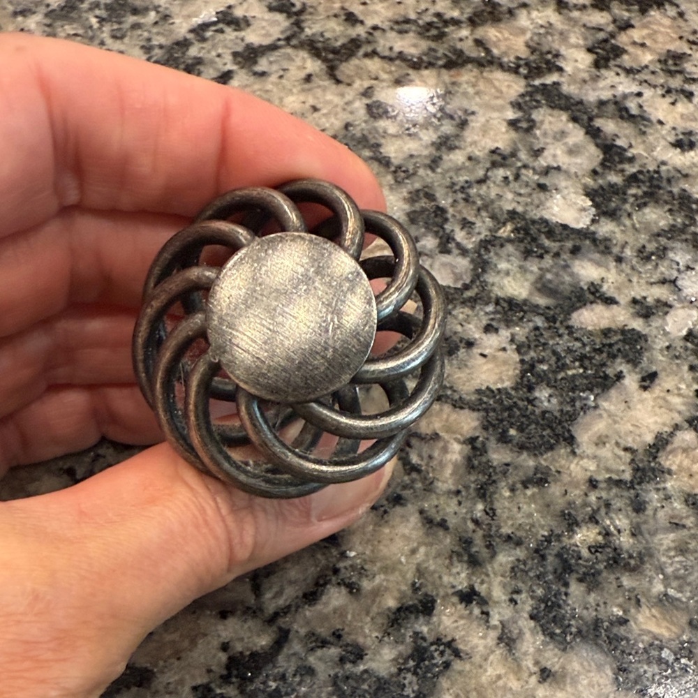 Silver Metal Swirl Cabinet Knob 29 knobs
